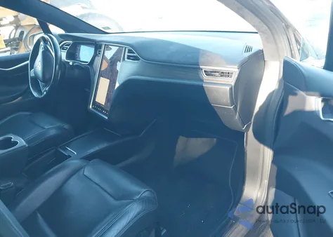 2016 Tesla Model X 75D/P100D/P90D z USA, uszkodzony, nr VIN 5YJXCBE43GFS00850